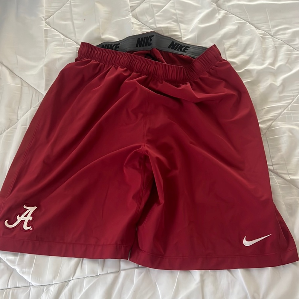 Alabama player issued Nike shorts XL.